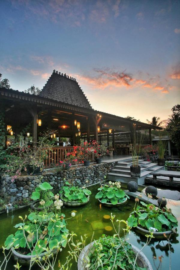Amata Borobudur Resort Magelang Esterno foto